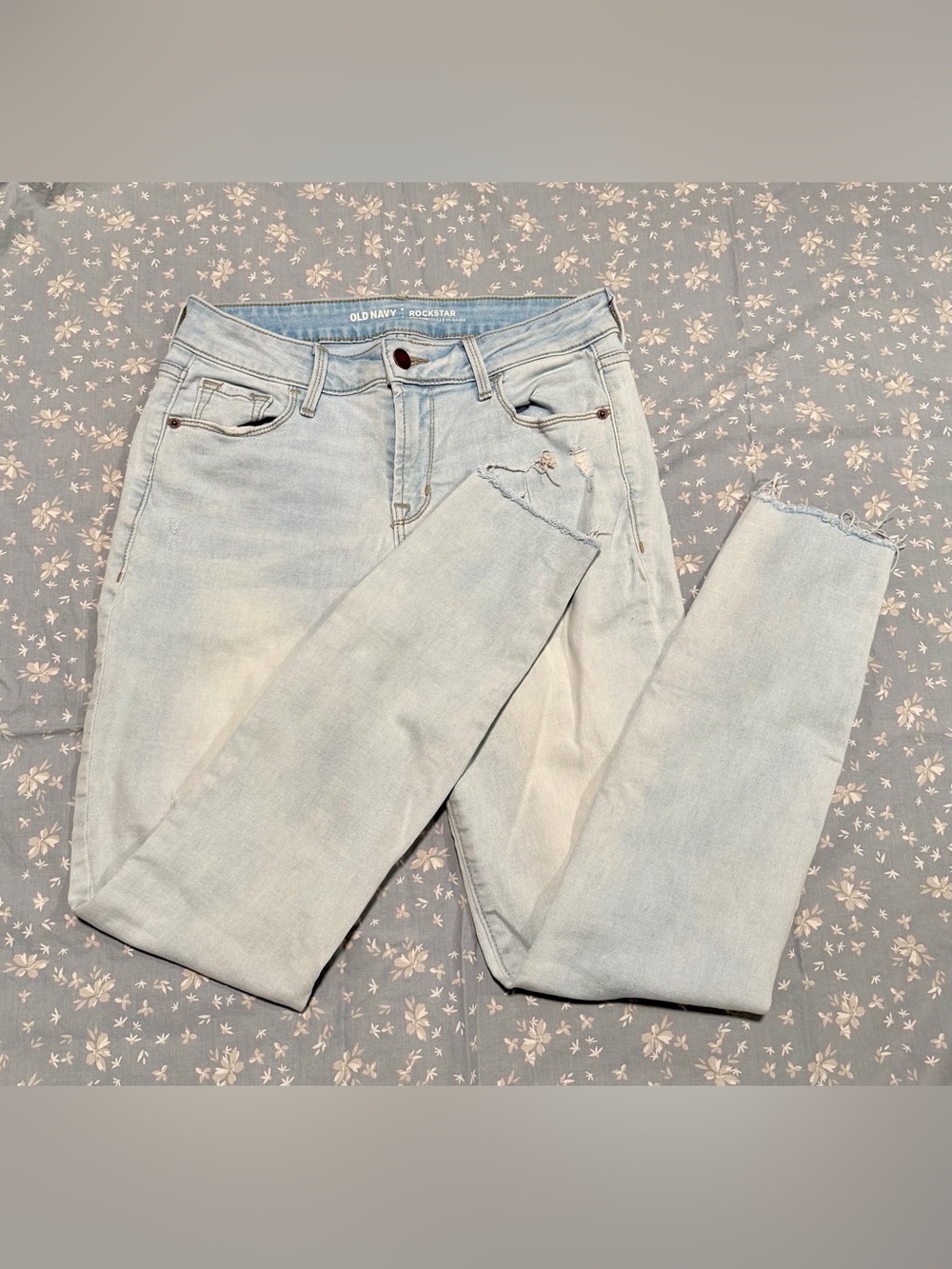 Old Navy Light Wash Distressed Women’s Jeans
